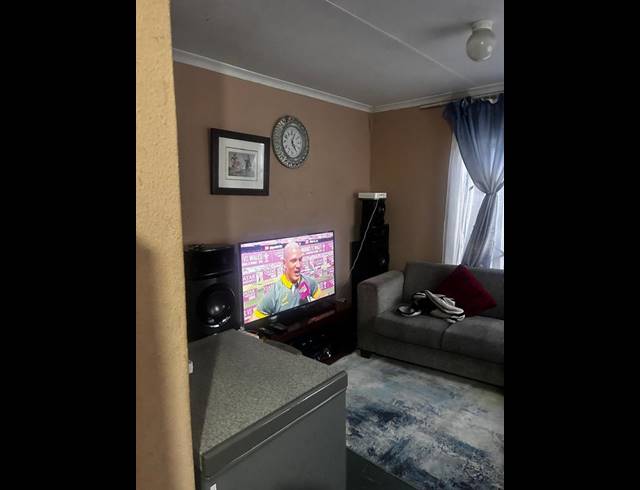 8 BEDROOM HOUSE FOR SALE IN BIRCH ACRES